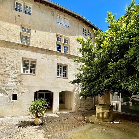 Appartement Aux Pieds Du Palais Des Papes. Avignon Exterior photo