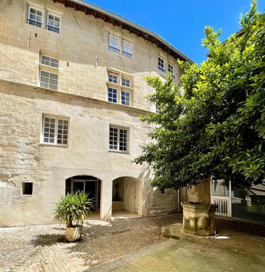 Appartement Aux Pieds Du Palais Des Papes. Avignon Exterior photo