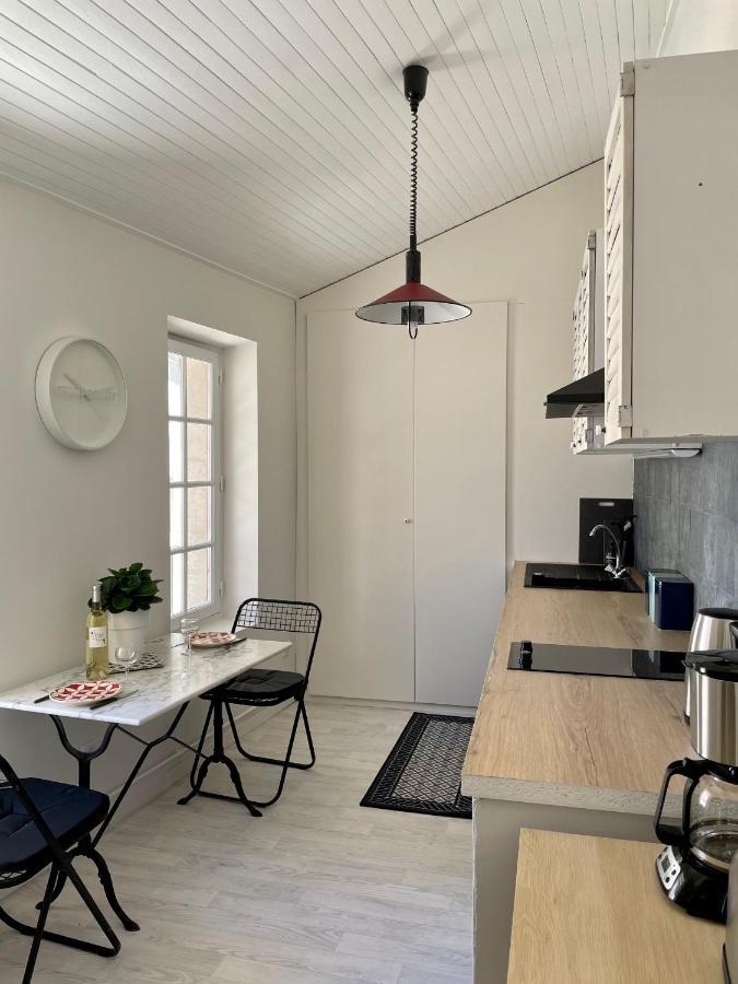 Appartement Aux Pieds Du Palais Des Papes. Avignon Exterior photo
