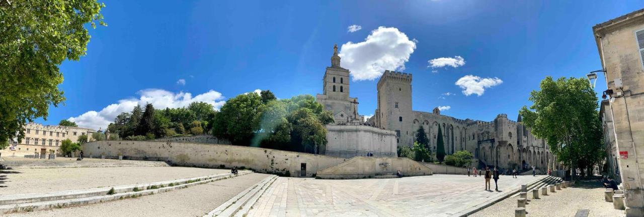 Appartement Aux Pieds Du Palais Des Papes. Avignon Exterior photo